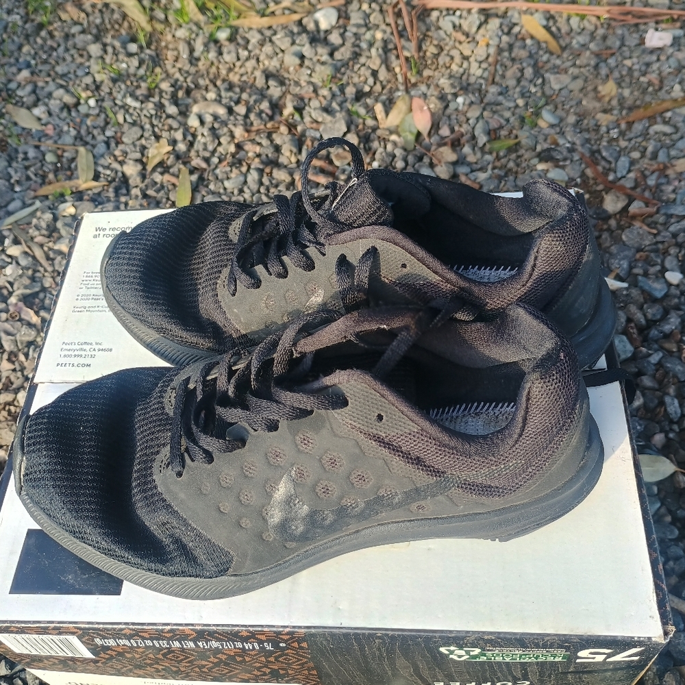 Nike Black Shoes Size 6.5 Missing Insoles